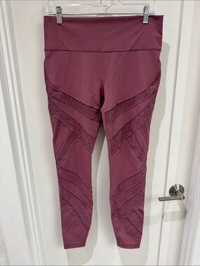 Lululemon Size 12 High-Waist Textured Leggings in Plum
